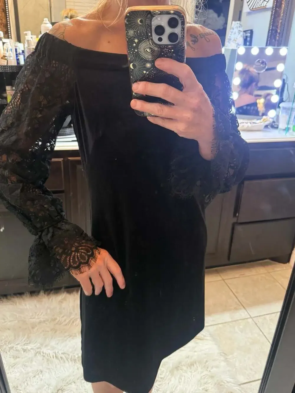 White House Black Market Size 4 Dress Velvet Body and Lace Sleeves